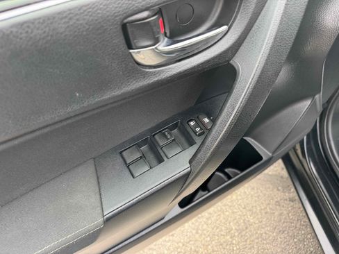 Used 2018 Toyota Corolla LE image 16