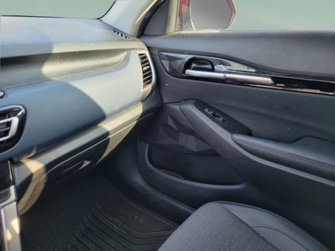 Used 2022 Kia Seltos S FWD image 19