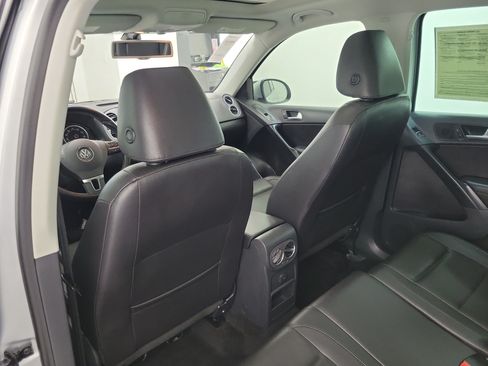 Used 2017 Volkswagen Tiguan Wolfsburg Edition FWD image 11
