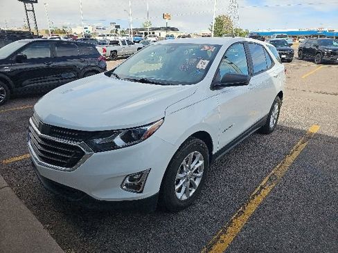 Used 2020 Chevrolet Equinox LS w/ LS Convenience Package FWD image 7