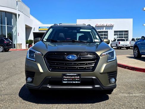 Used 2023 Subaru Forester Premium AWD/4WD image 2