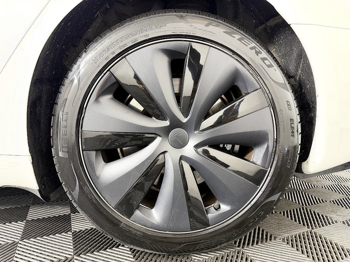 Used 2022 Tesla Model S AWD/4WD image 25