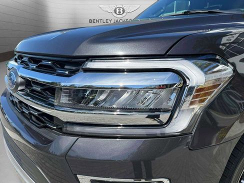 Used 2024 Ford Expedition Limited image 16