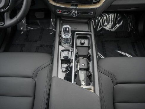 New 2026 Volvo XC60 B5 Plus w/ Protection Package Premier image 25
