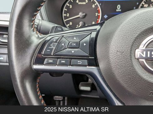 Used 2025 Nissan Altima 2.5 SR FWD image 17