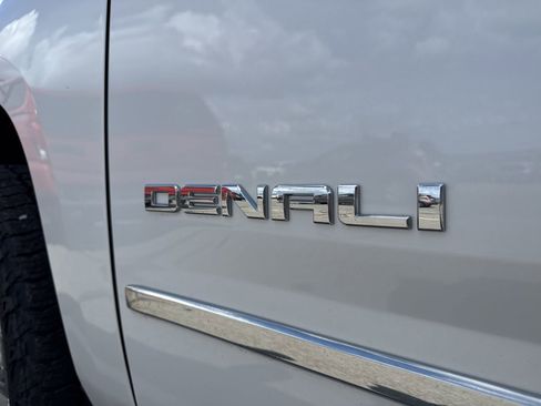 Used 2018 GMC Yukon Denali AWD/4WD image 10