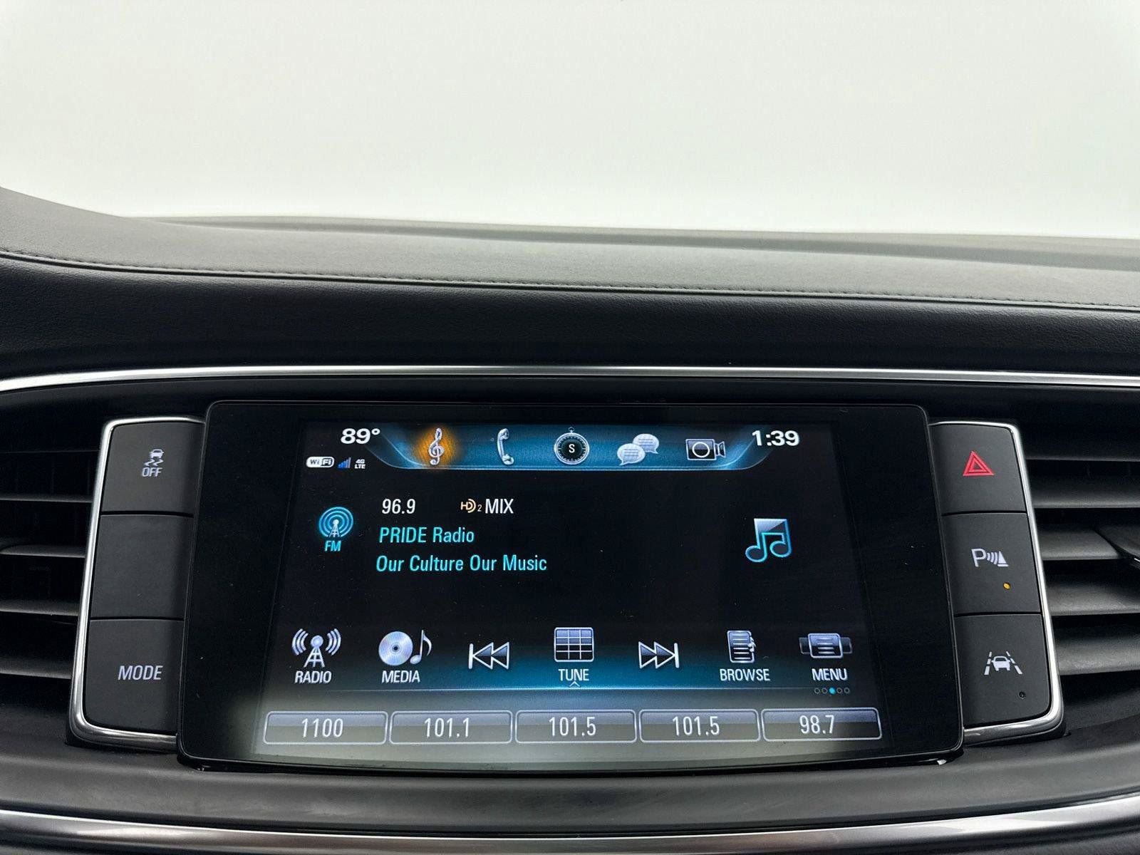 Used 2019 Buick Enclave Avenir w/ Avenir Technology Package FWD image 23