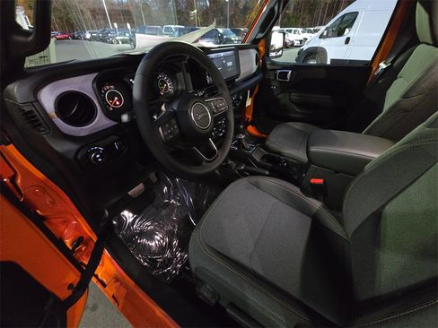 New 2025 Jeep Gladiator Sport image 15