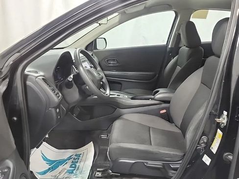 Used 2019 Honda HR-V LX image 8
