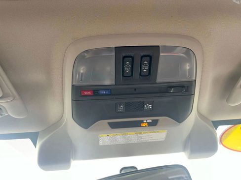 Used 2018 Subaru Crosstrek 2.0i Limited image 16