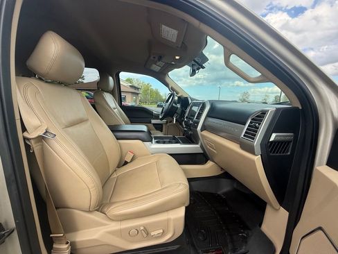 Used 2017 Ford F250 Lariat w/ Lariat Value Package AWD/4WD image 14