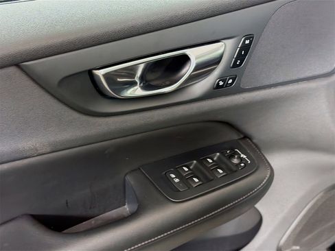 Used 2024 Volvo S60 B5 Plus image 21