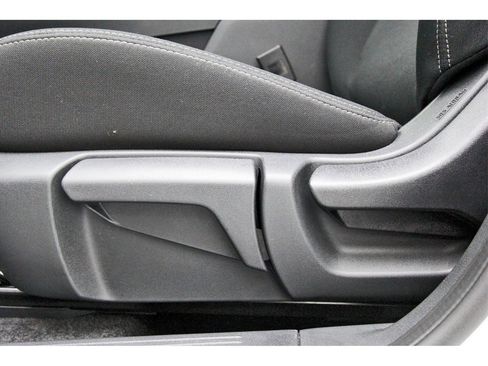 Used 2024 Nissan Rogue S image 26