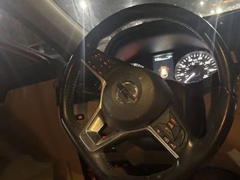 Used 2017 Nissan Rogue SV w/ SV Premium Package image 17