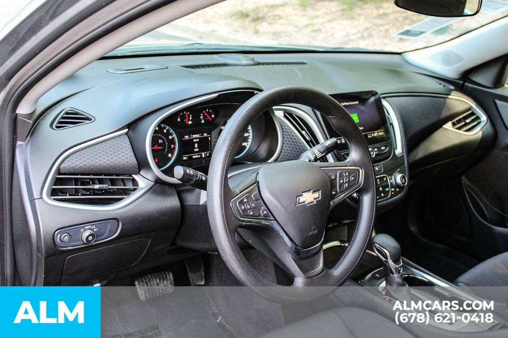 Used 2025 Chevrolet Malibu LT FWD image 30