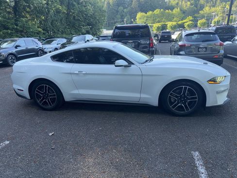 Used 2020 Ford Mustang Premium RWD image 4