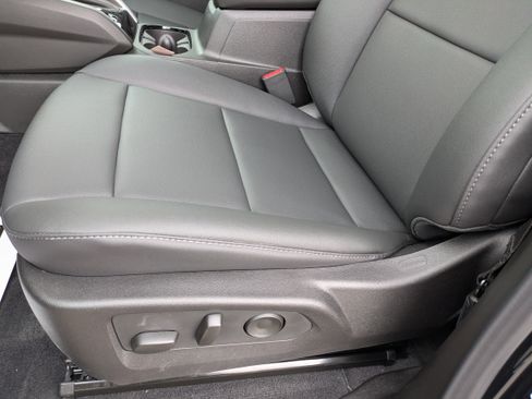 New 2025 Chevrolet Colorado LT w/ LT Convenience Package image 9