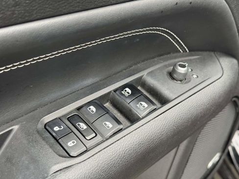 Used 2022 Jeep Compass High Altitude AWD/4WD image 17