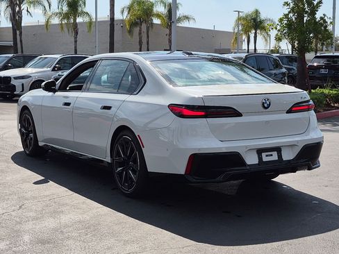 Used 2023 BMW 740i RWD image 8