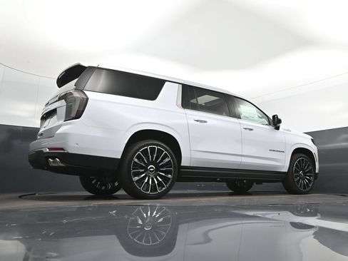 New 2026 Chevrolet Suburban High Country AWD/4WD image 43