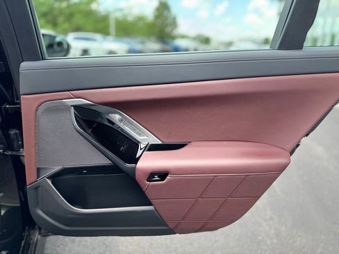 Used 2024 BMW 760i xDrive w/ Premium Package 2 image 48