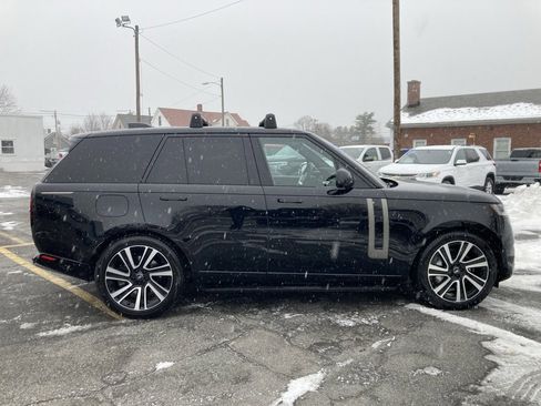 Used 2023 Land Rover Range Rover SE image 8