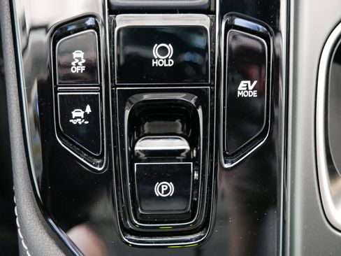 Used 2025 Lexus NX 350h AWD w/ Accessory Package (2T) image 32