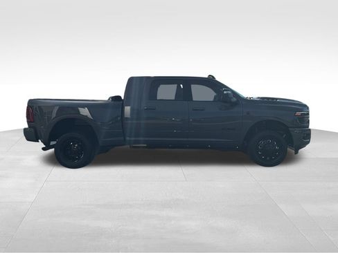 Used 2026 RAM 3500 Laramie AWD/4WD image 28