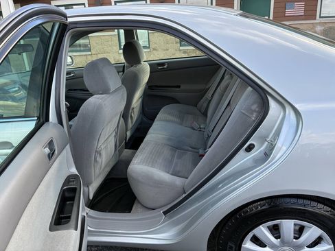 Used 2005 Toyota Camry LE image 19