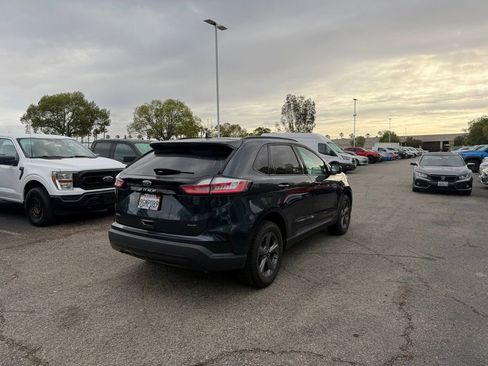 Used 2023 Ford Edge SEL w/ Sport Appearance Package image 3
