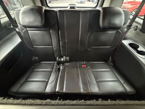 Used 2015 Chevrolet Suburban LT AWD/4WD image 19