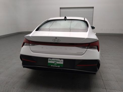 Used 2025 Hyundai Elantra Limited FWD image 7