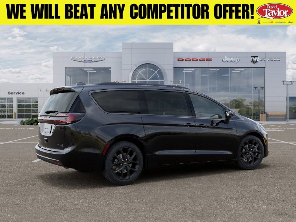 New 2027 Chrysler Pacifica Limited AWD/4WD image 4
