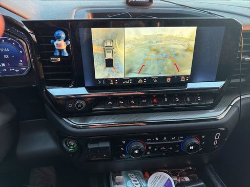 Used 2024 Chevrolet Silverado 1500 ZR2 w/ Technology Package image 11