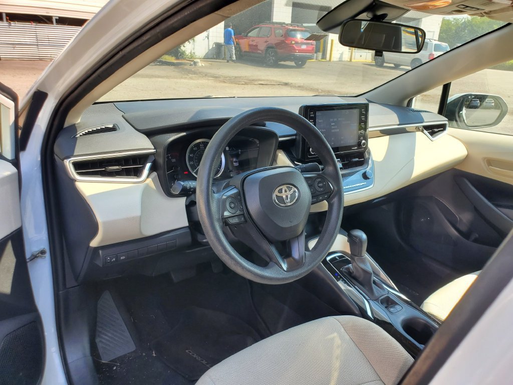 Used 2022 Toyota Corolla LE FWD image 19