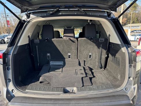 Certified 2024 Nissan Pathfinder SV image 10