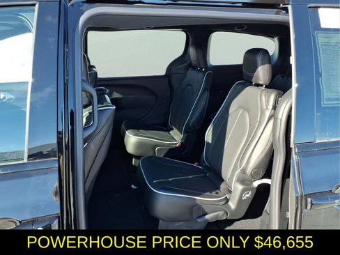 New 2026 Chrysler Pacifica Limited w/ Uconnect Theater Family Group image 13