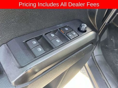 Used 2021 Toyota Tacoma TRD Off-Road AWD/4WD image 20