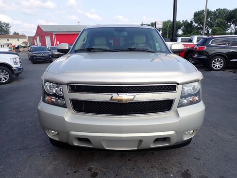 Used 2009 Chevrolet Tahoe LT w/ Luxury Package AWD/4WD image 2