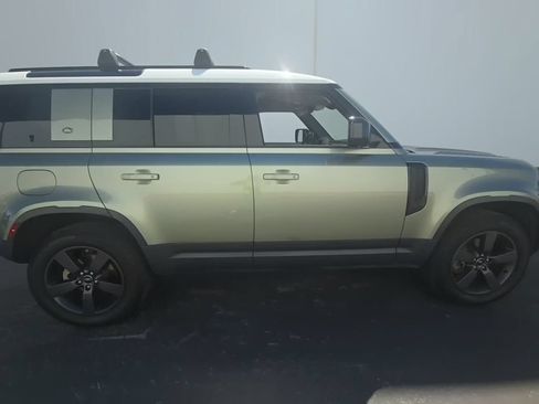 Used 2022 Land Rover Defender 110 S AWD/4WD image 2