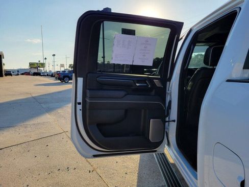 Used 2024 GMC Sierra 2500 AT4X image 29