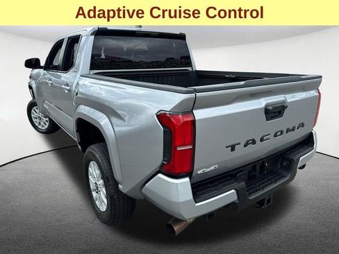 Used 2025 Toyota Tacoma SR5 AWD/4WD image 7