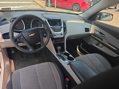 Used 2017 Chevrolet Equinox LS FWD image 10
