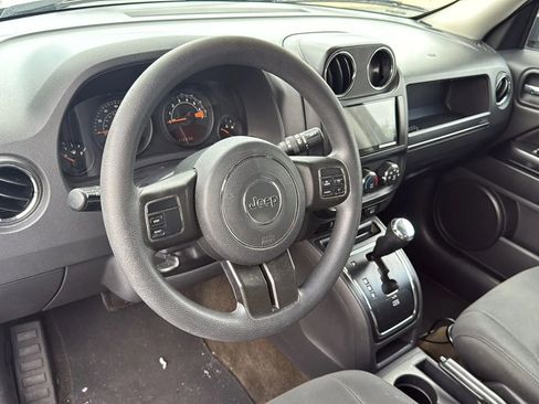 Used 2014 Jeep Patriot Sport image 10