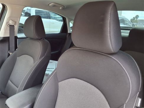 Certified 2024 Kia Forte LXS w/ LXS Technology Package image 17