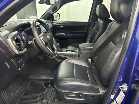 Used 2023 Toyota Tacoma Limited image 19