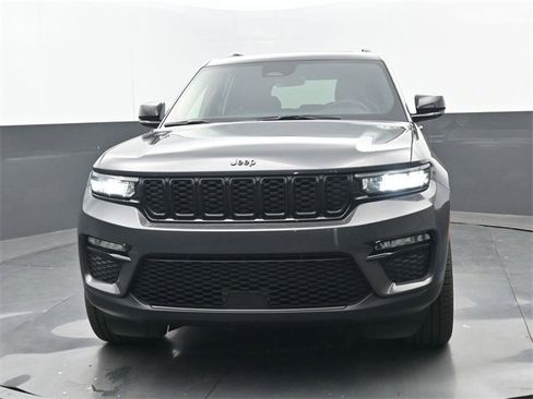 Used 2025 Jeep Grand Cherokee Limited w/ Black Appearance Package image 5