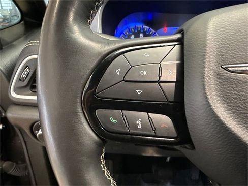 Used 2021 Chrysler Pacifica Touring w/ Cold Weather Group image 17