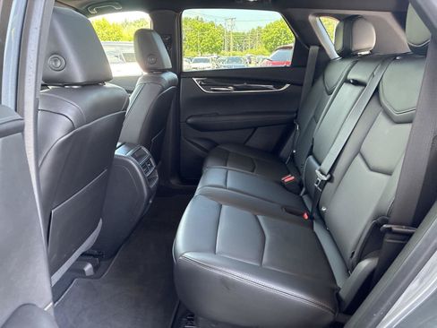 Used 2022 Cadillac XT5 Premium Luxury w/ Technology Package AWD/4WD image 11