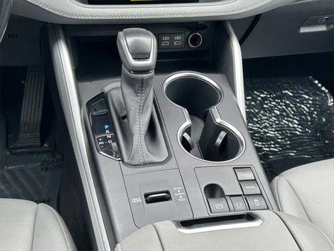Certified 2023 Toyota Highlander XLE image 21